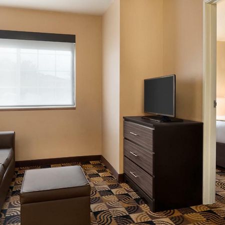 Hawthorn Extended Stay By Wyndham Milwaukee Airport Oak Creek Esterno foto